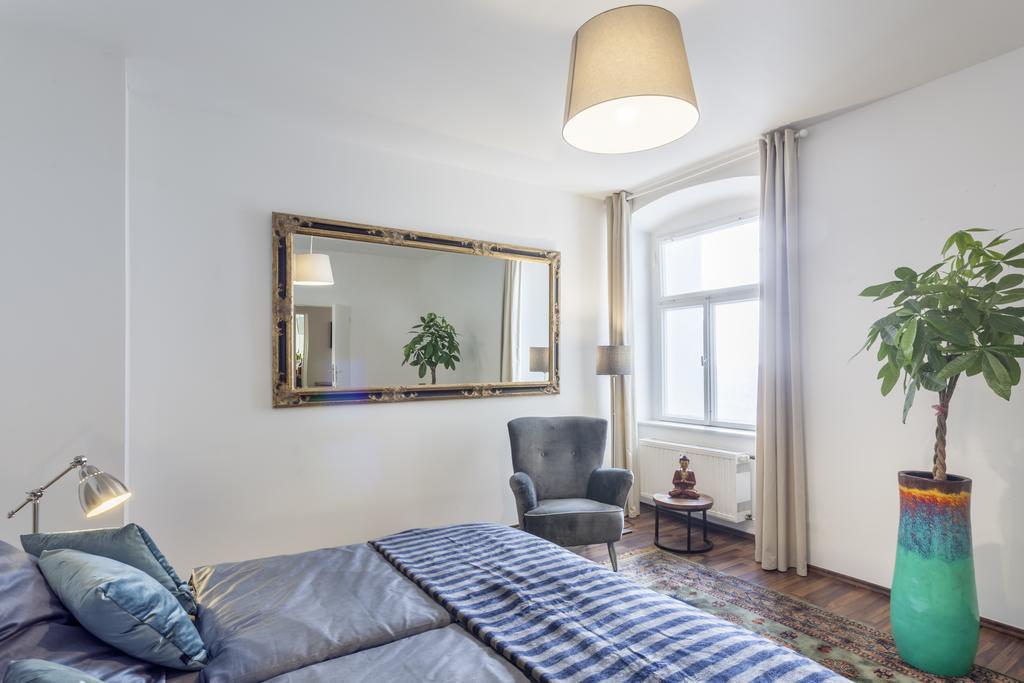 The Rheinsberger - Cosy 2Br One Living Room Up To 6 Берлин Екстериор снимка