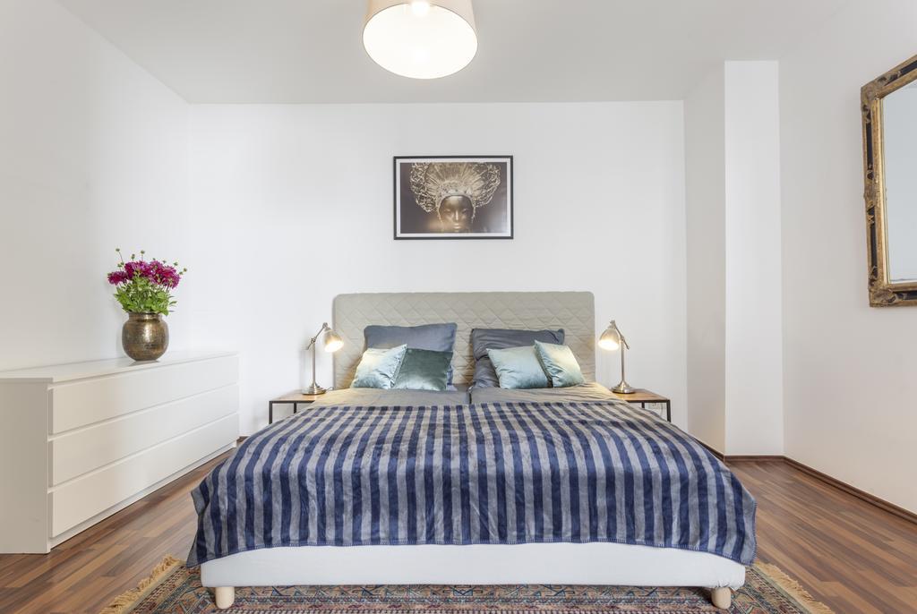 The Rheinsberger - Cosy 2Br One Living Room Up To 6 Берлин Екстериор снимка